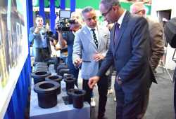نائب وزير الإسكان يوجه بتصنيع مكونات مشروعات مياه الشرب والصرف بمصر